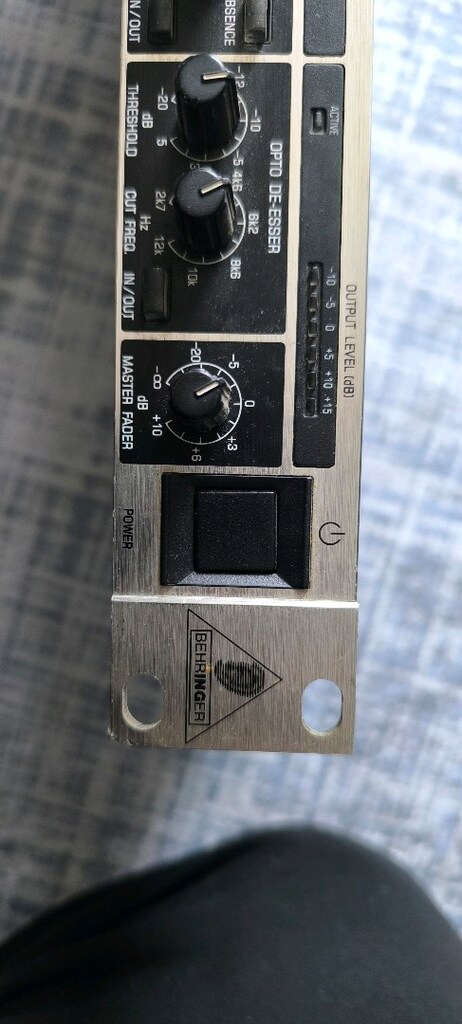 behringer prosesör VX2000 - 7