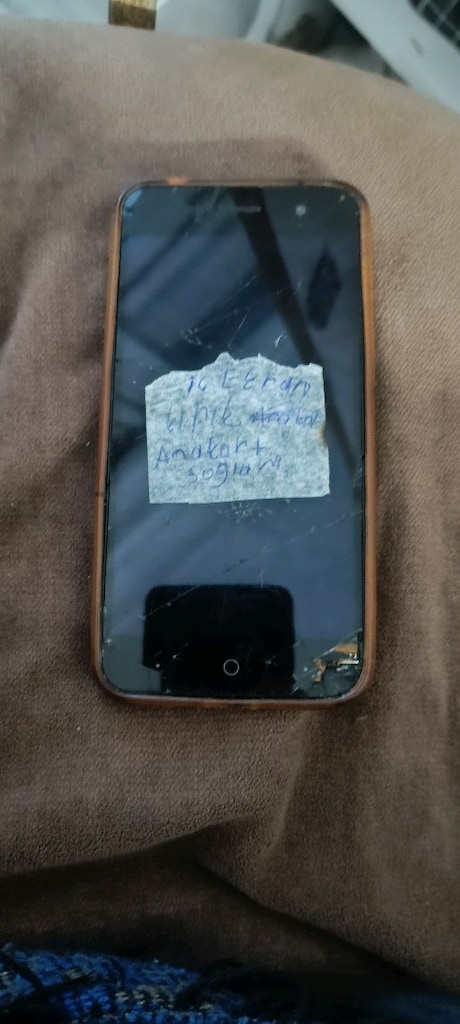 ZT E telefon modeli açıklama oku