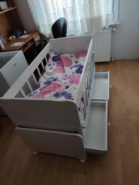 Mobilya sallanan beşik ve yenidoğan nalzemeleri