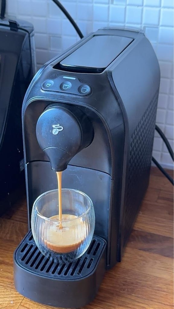 Tchibo Cafissimo Easy Siyah Kapsül Kahve Makinesi – Sorunsuz Çalışıyor - 2