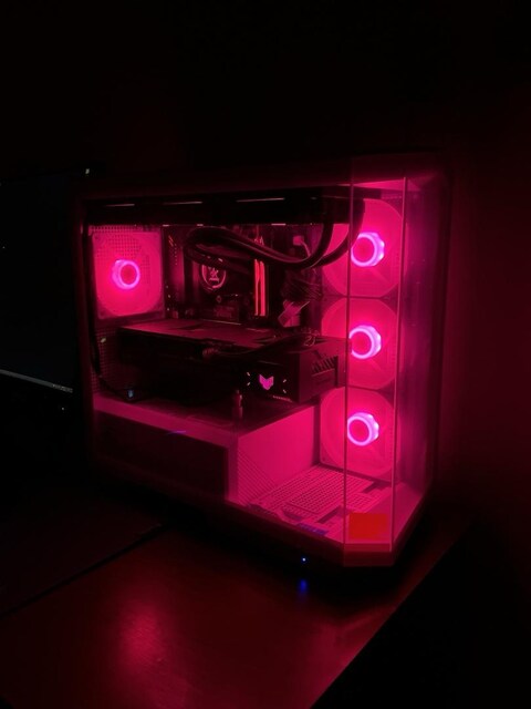 9800x3d / 5070 Ti / 32 Gb Ram Render Gaming Pc