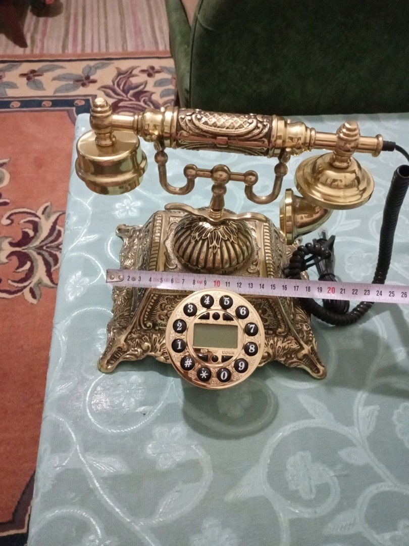 Eski, pirinç telefon - 6