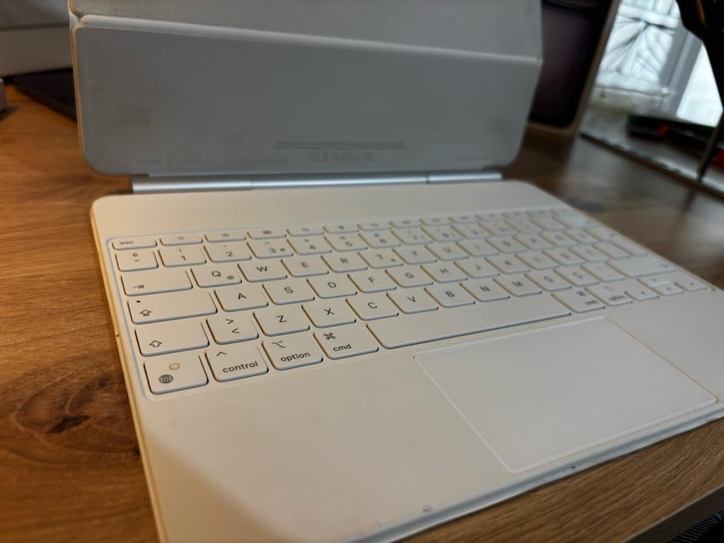 İPad Air M3 13 inç + Apple Pencil Pro + Magic Keyboard - 5