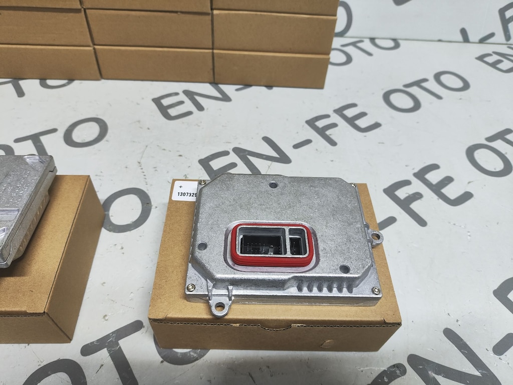 VOLVO S40 XENON FAR BEYNİ 1307329115 30678910 - 4