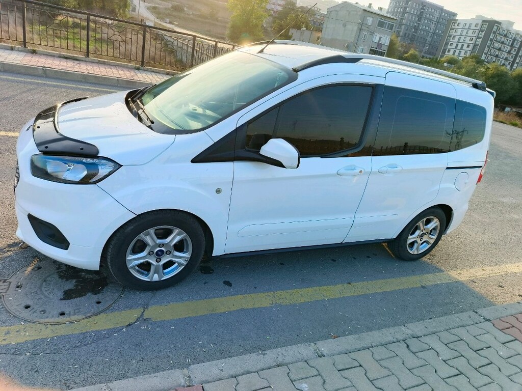 acil satılık Ford Tourneo courier - 7