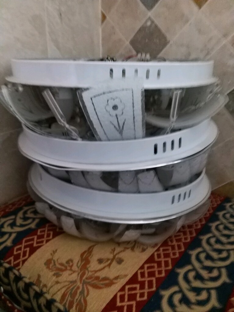 kumandalı 5 li avize elimde 2 adette 7 li vardır kumandalı adet - 9