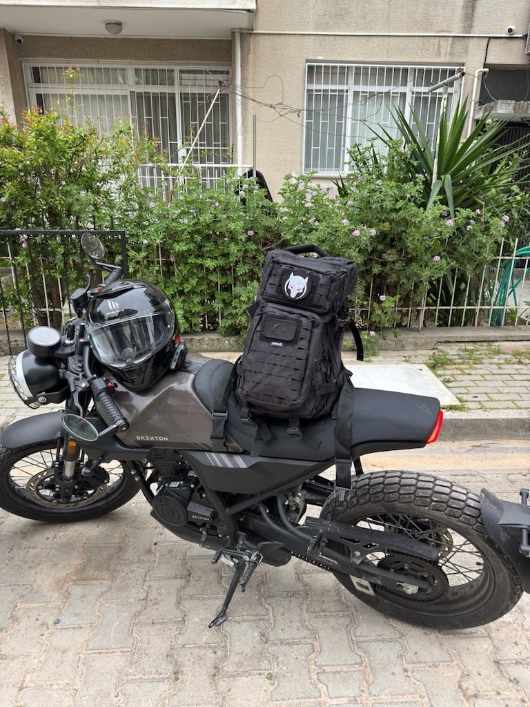 BRİXTON CROSSFİRE 125 / 2500 km de çok temiz garantili acil satılık!!!