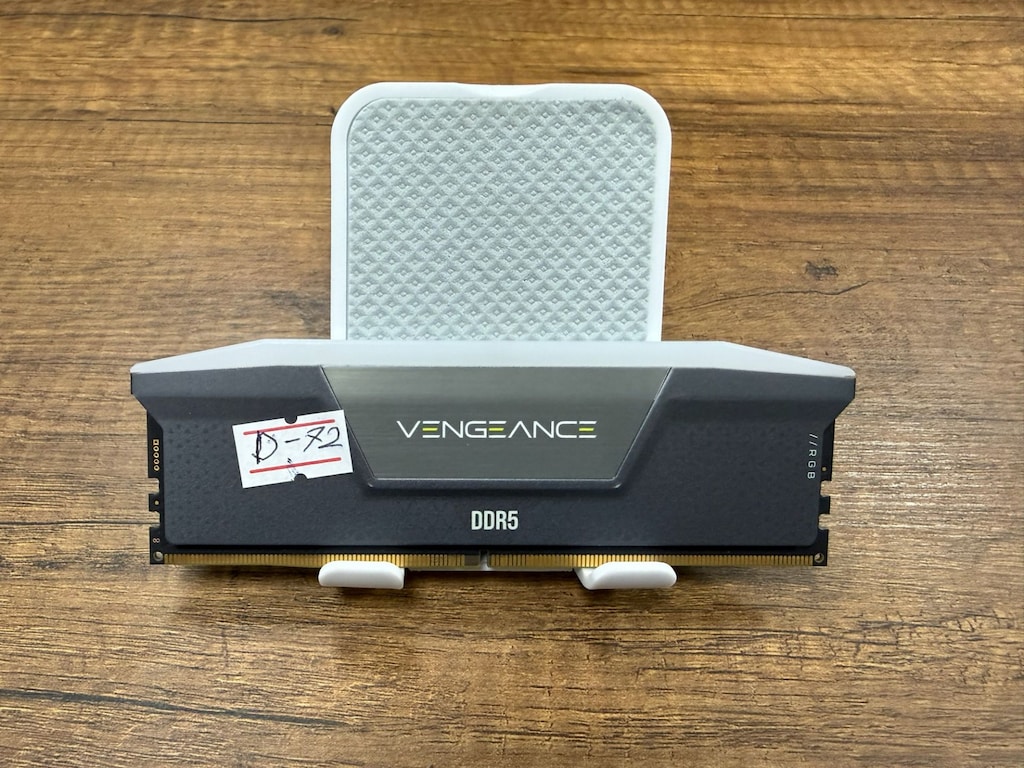 Corsair Vengeance RGB 16GB 6000MHz CL30 CMH32GX5M2B6000Z30K DDR5 Ram - 2