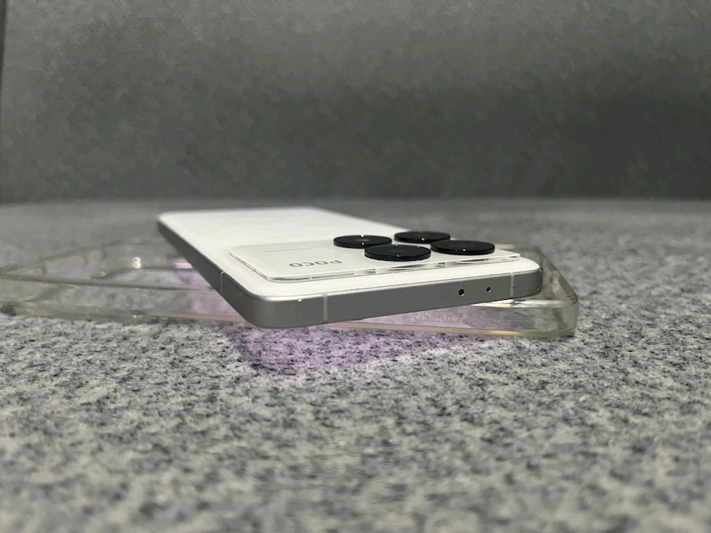 POCO F6 PRO 18 RAM / 512 GB - SNAPDRAGON 8 GEN 2 - 10/10 - 7