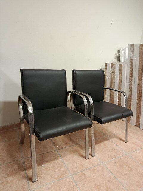 KLAS OFİS ÜSKÜDAR SİYAH DERİ TEKLİ MİSAFİR BEKLEME SANDALYESİ