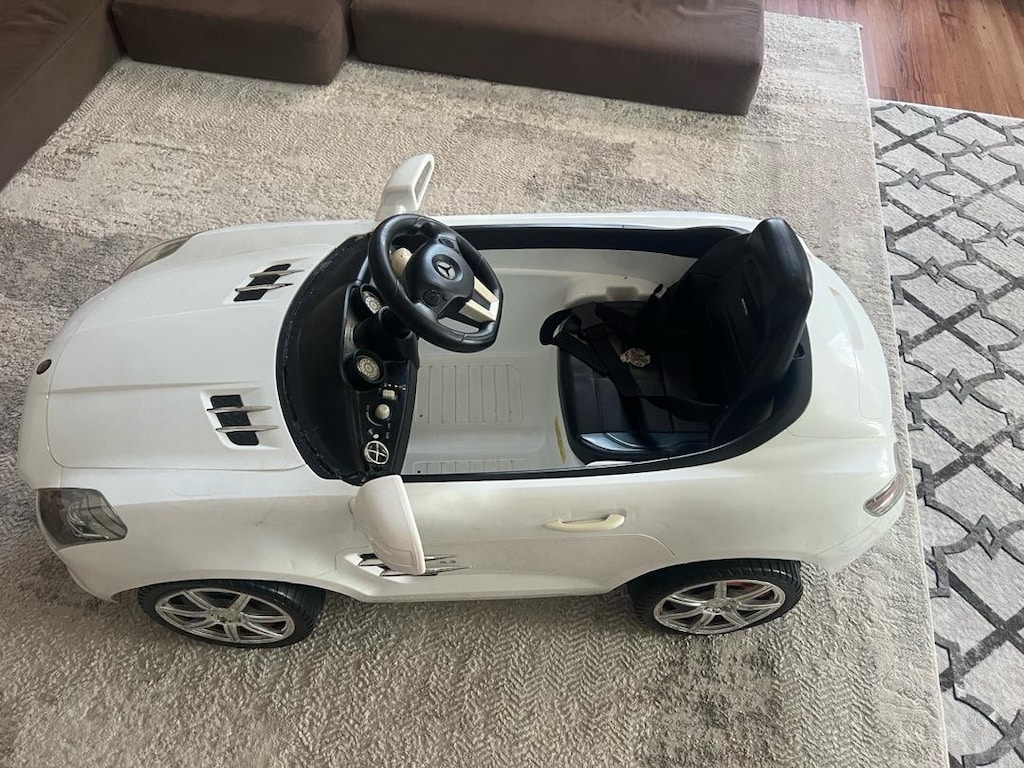 Uzaktan Kumandalı Beyaz Mercedes Akülü Araba (Çok Temiz) - 5