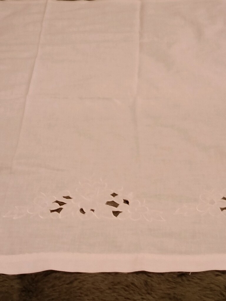 iki tane delik işi yatak eteği bir tane yastığı üç parça rengi beyaz - 2