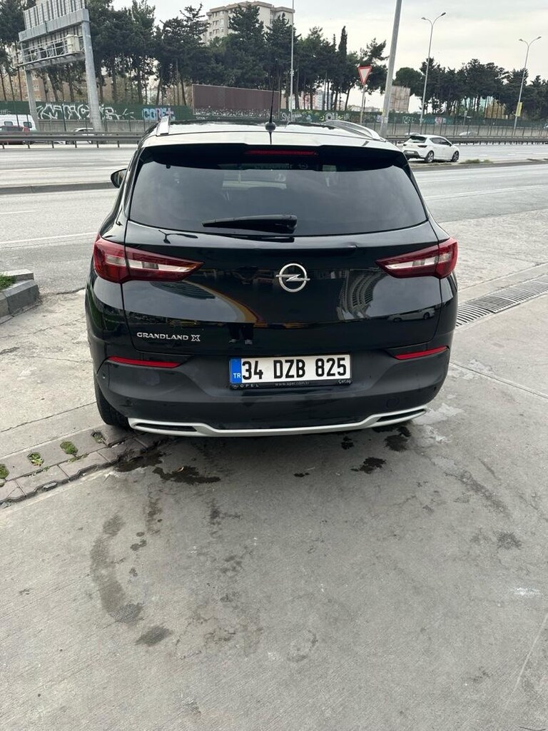 Opel grandlanx 1.2 t enjoy black edition - 2