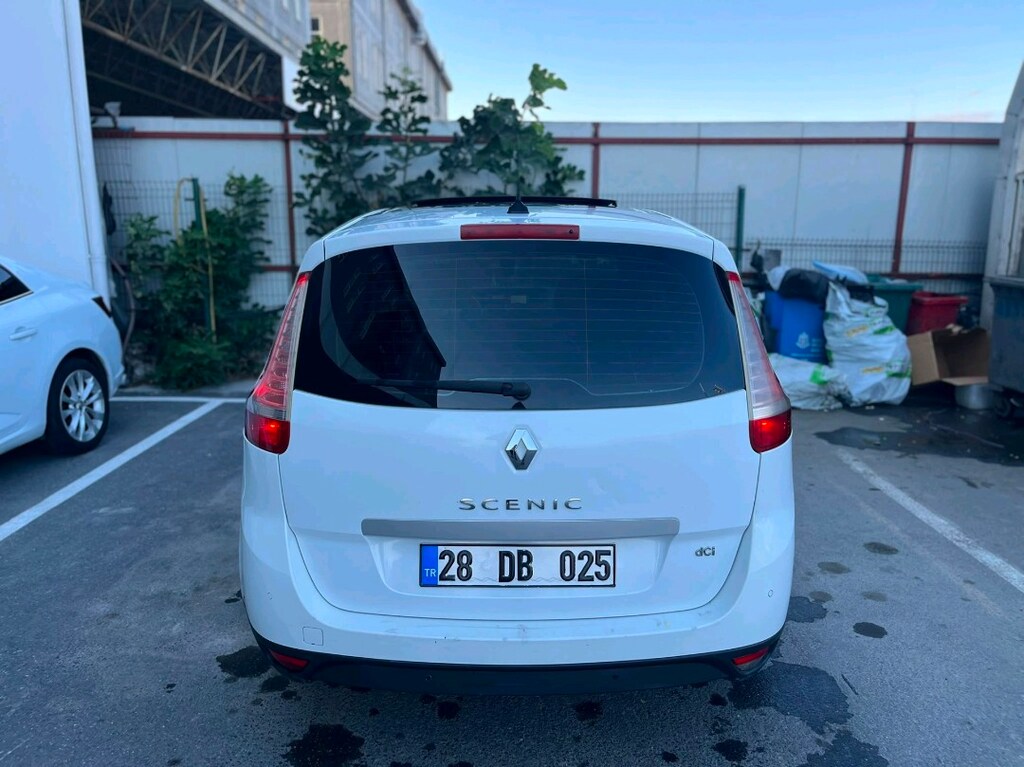 Renault Grand Scenic - 14