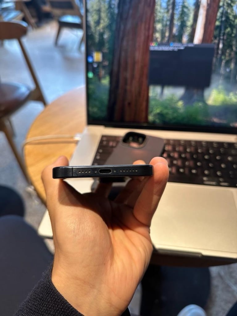 iPhone 15 Pro Max Yd 512GB - 6