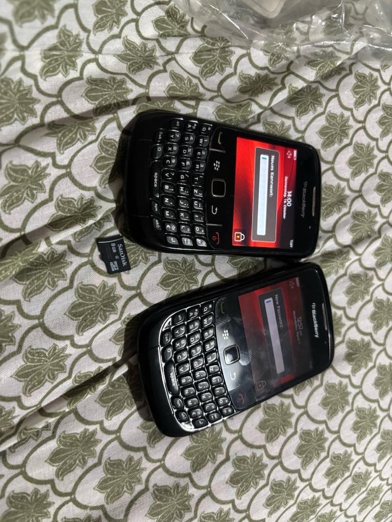 telefon blacbery 2 tane çalışıyor temiz - 3