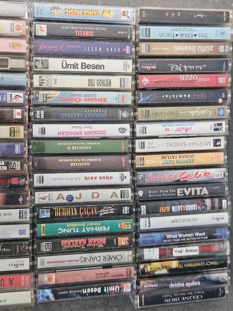 çeşitli sanatçılara ait müzik kaset albüm - 11