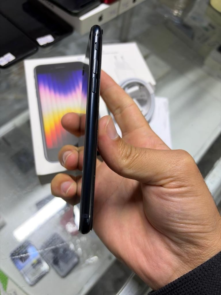 MÜHENDİSCELL’DEN İPHONE SE 3.NESİL İOS 18 PİL%89 KUTU FATURALI - 4