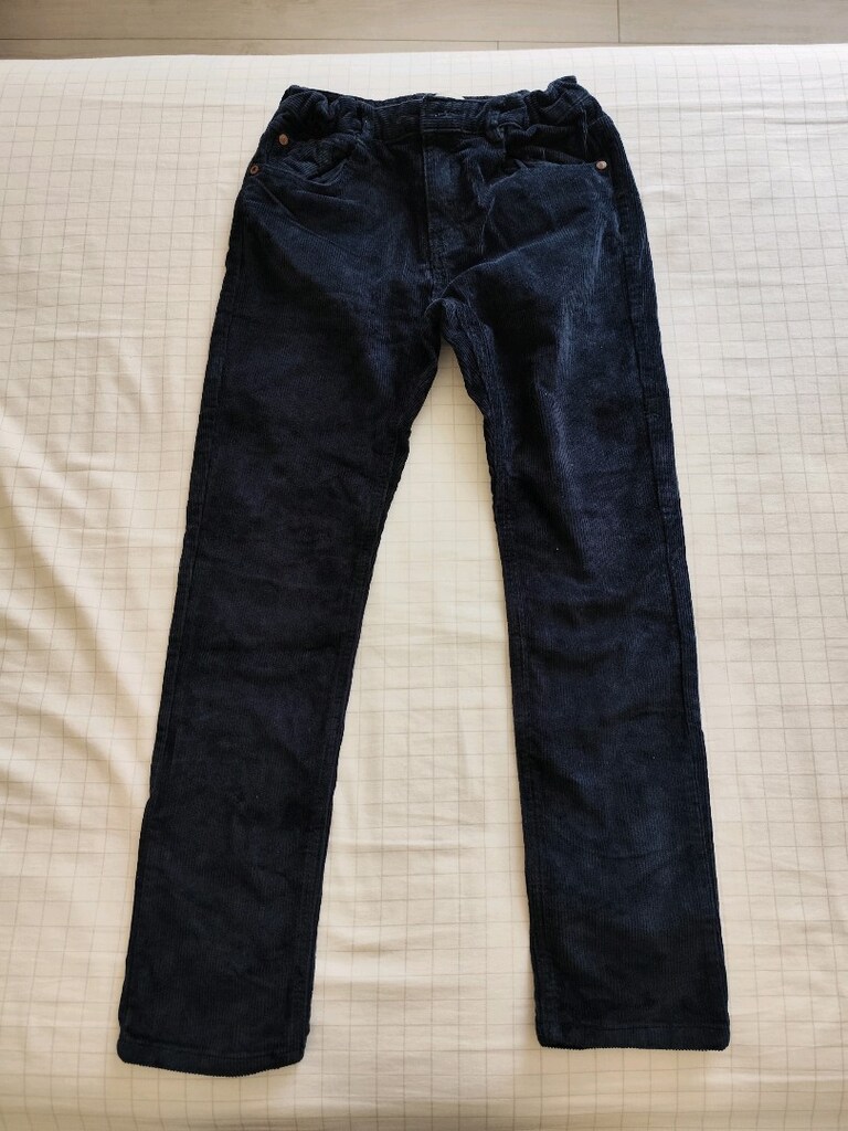ZARA KİDS 10 yaş kadife pantolon giyildi leke solma yok alana hayırlı