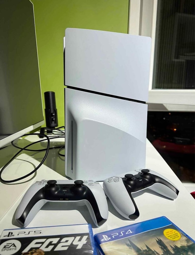 PlayStation 5 Slim - 4