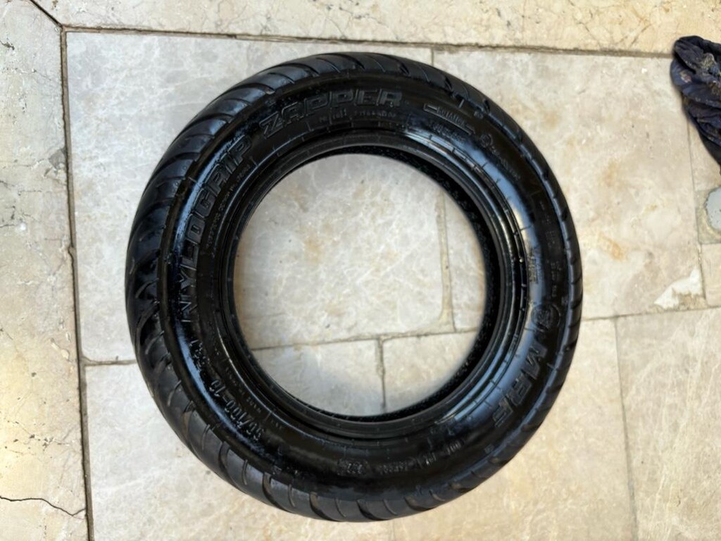 90/100-10 motor lastiği, yeni gibi - 6