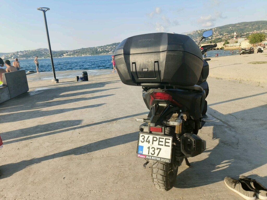 Honda adv 350 - 4