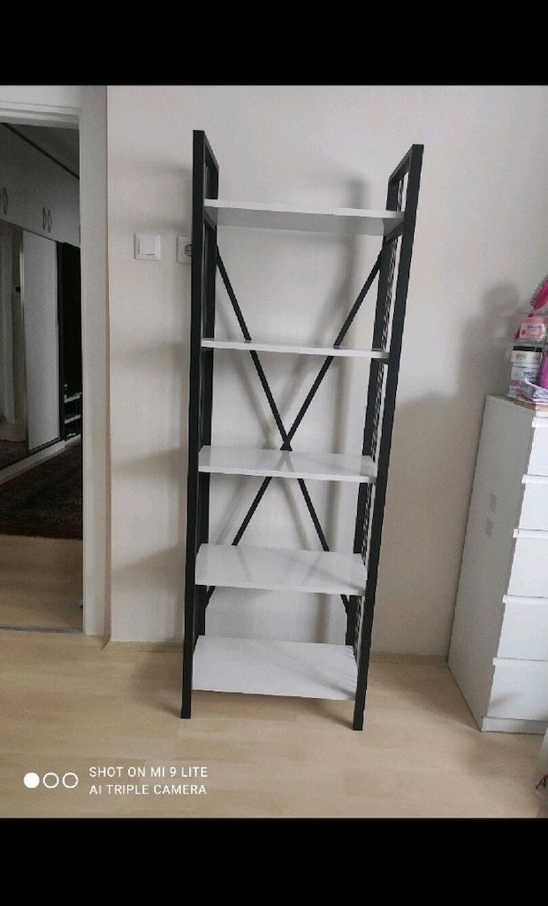 Modern kitaplık metal aksamlı 5 raflı - 3