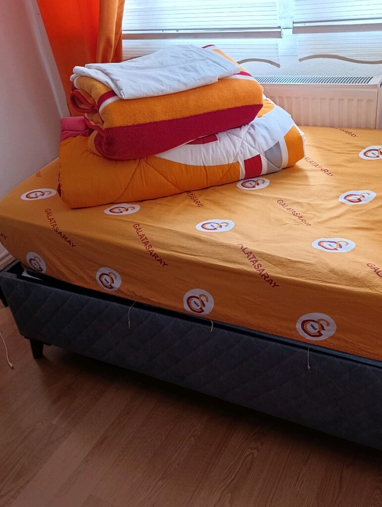 Beyaz Genç Odası Takımı (Gardırop + Şifonyer + Masa + Baza Başlık - 12
