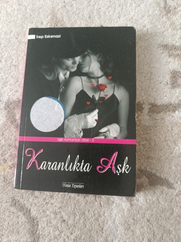 Karanlıkta Aşk Aşk Romanı - İrem Esenazı - 7