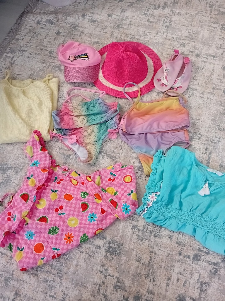 bikini şapka deniz ayakkabısı elbise