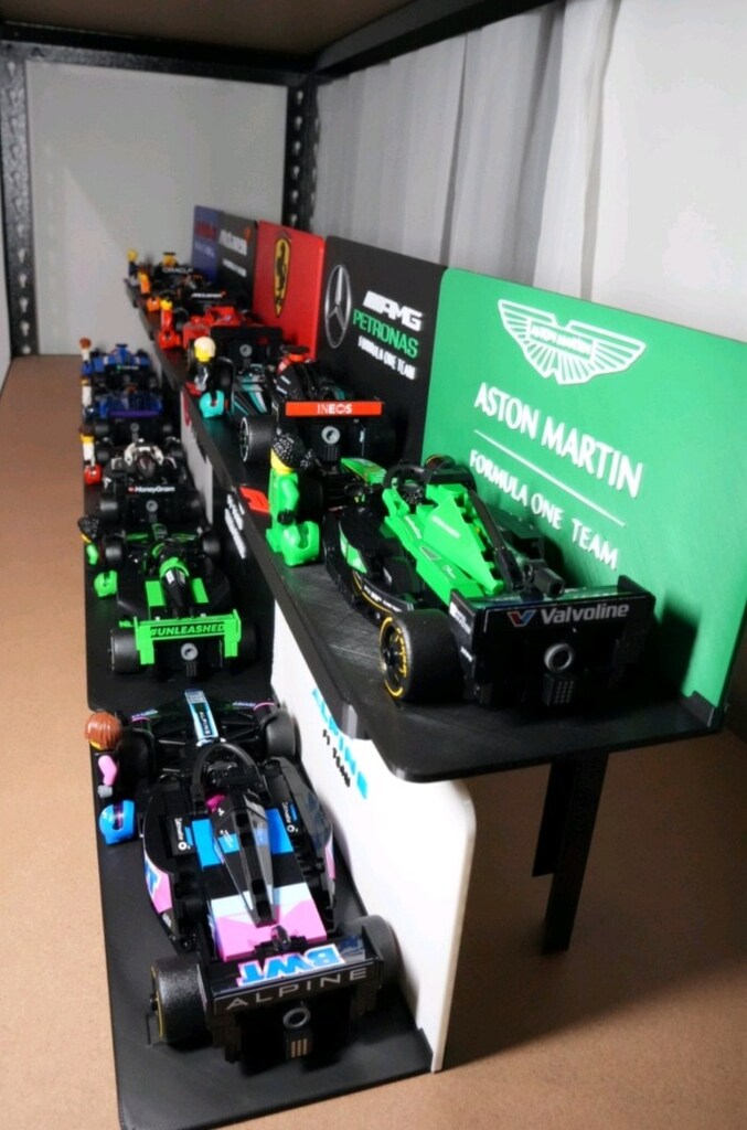 Motorsporları Tutkunlarına Özel: Model Araç Sergileme Standı - 4