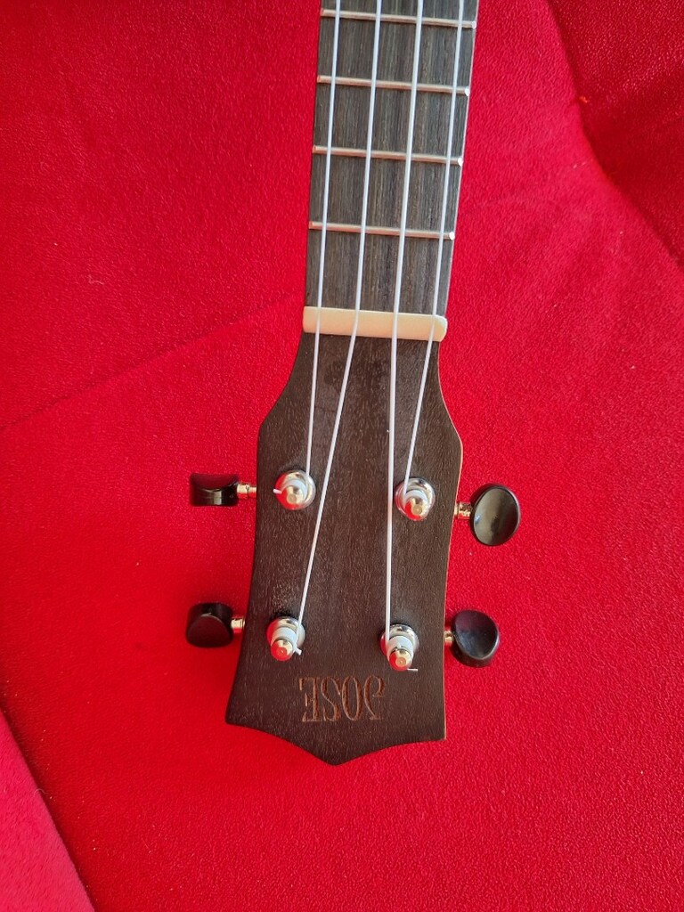 Ukulele Soprano - 4