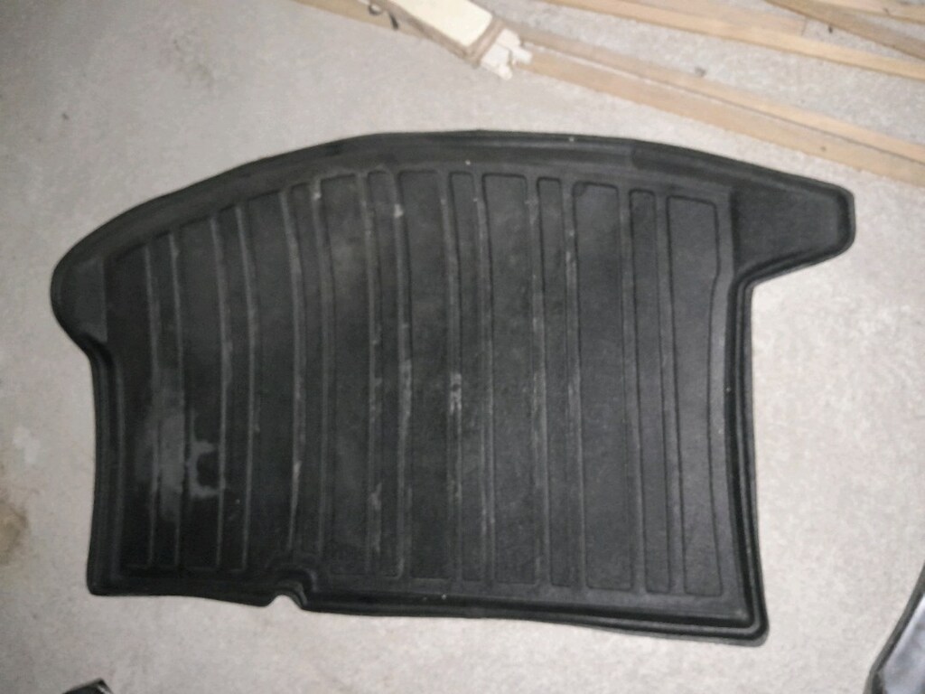 ford hatchback bagaj havuzu - 3