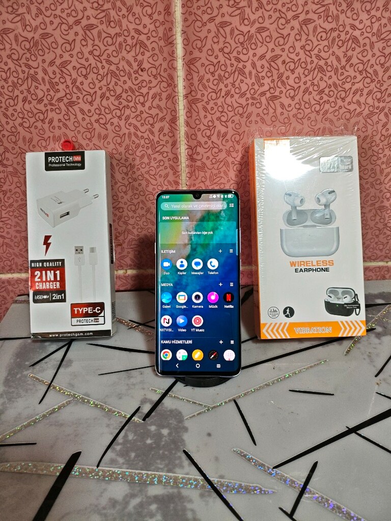 Tcl 10 Plas modeli çok güzel cihaz sıfırdir arkasasinda yelatin vardır - 3
