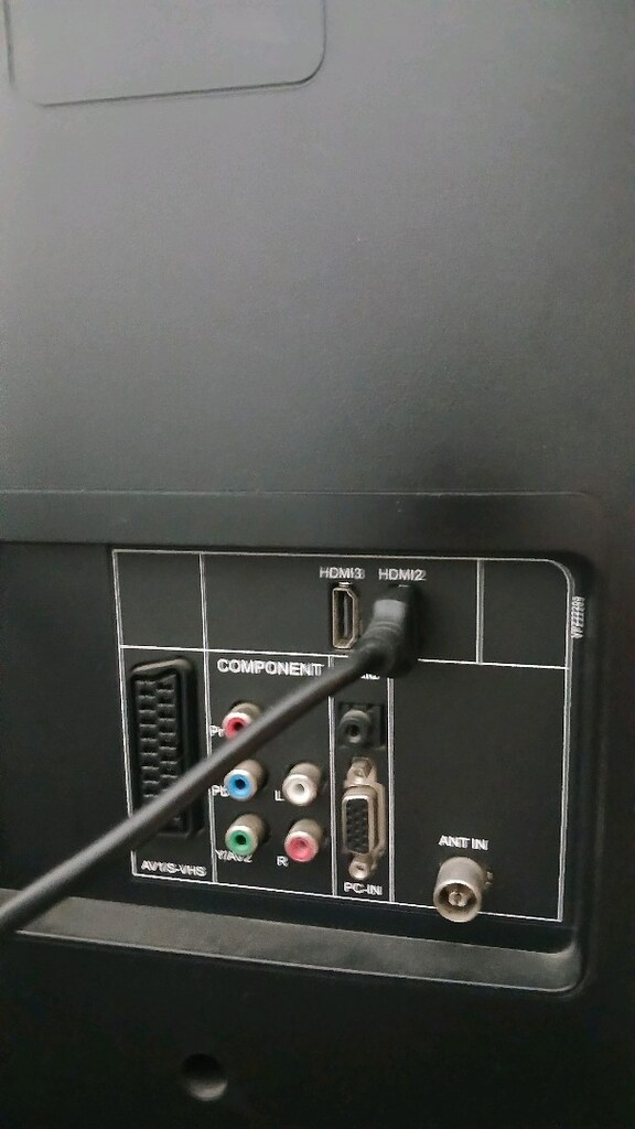32 inc tv - 3