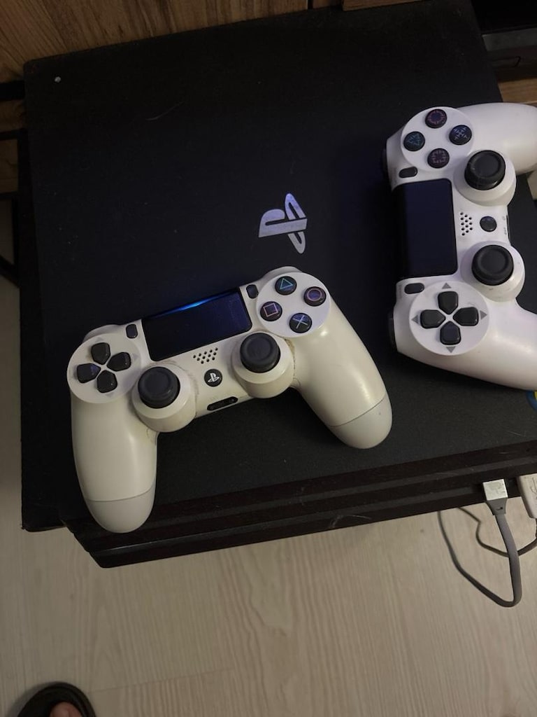 PlayStation 4 Pro - 2