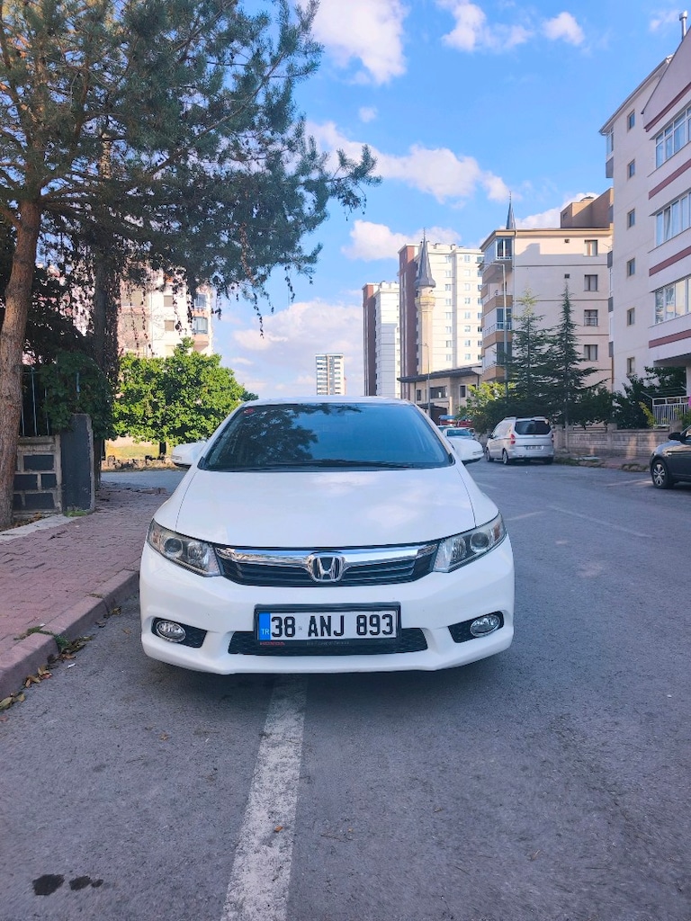 2014 model Civic FB 7 Eco premium hasar kayıtsız temiz bakımlı - 3