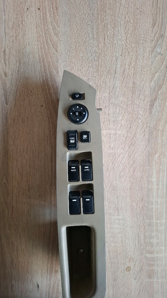KİA SORENTO SOL KAPI CAM AÇMA KAPAMA DÜĞMELERİ VE AYNA KUMANDA PANELİ - 5