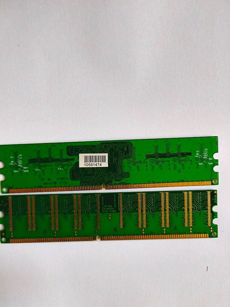 1GB DDR 2. 667 MHZ - 2