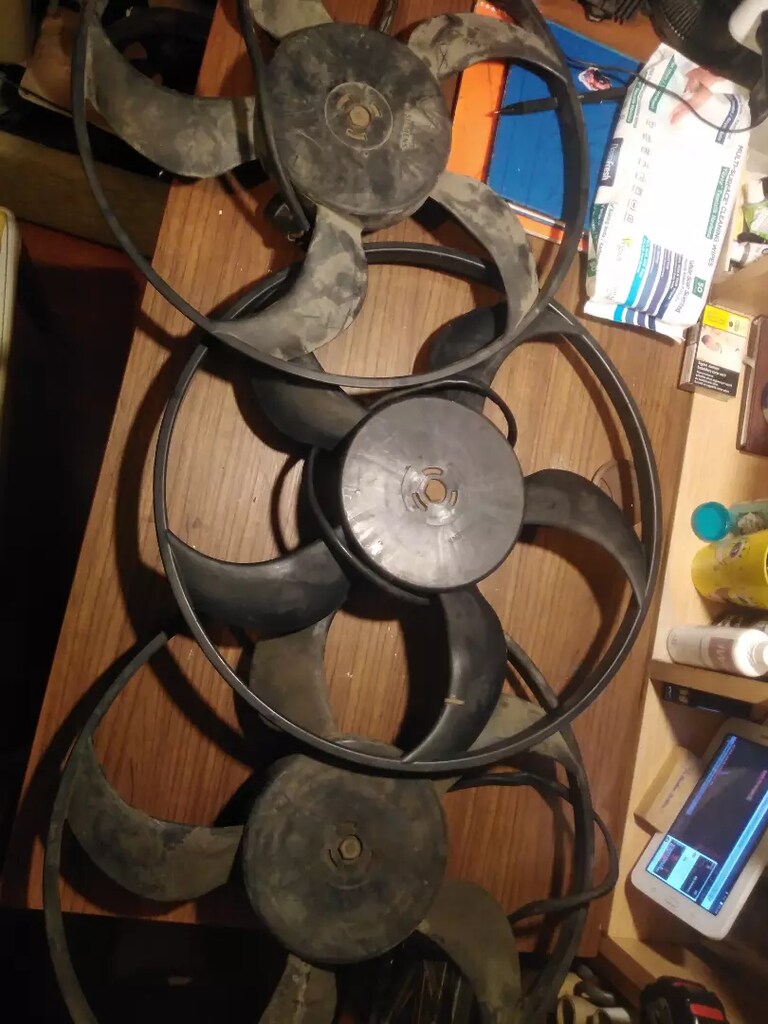 BMW FAN MOTOR - 8