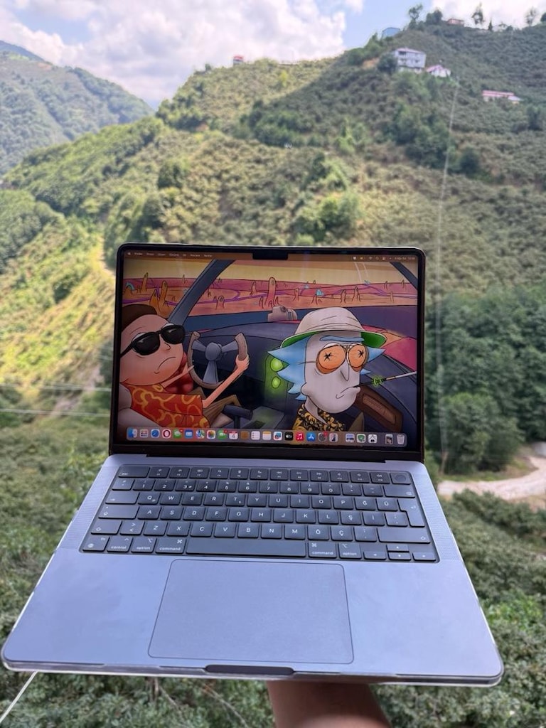 MacBook Pro m3 Pro 14inç 18gb - 3