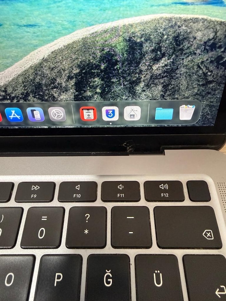 MacBook Air / M1 / 13 inç / 8 GB Ram / 256 GB Ssd - 11