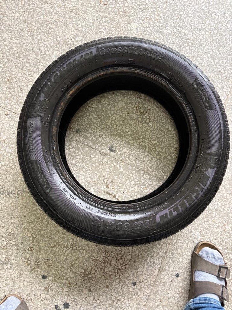 195x60x15 Michelin lastik - 2