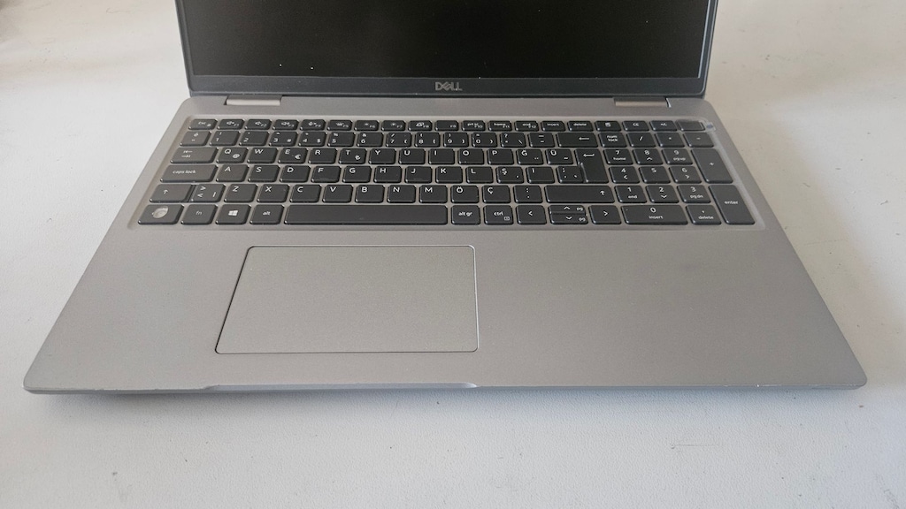 Dell Latidute 5520 İ5 11.Nesil 8GB DDR4 Ram512GB SSD 15.6"FullHD - 5