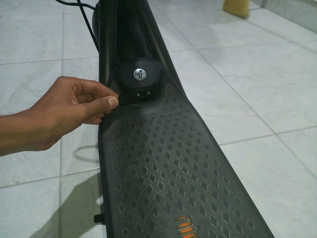 Segway Ninebot F2 Kickscoother - 12