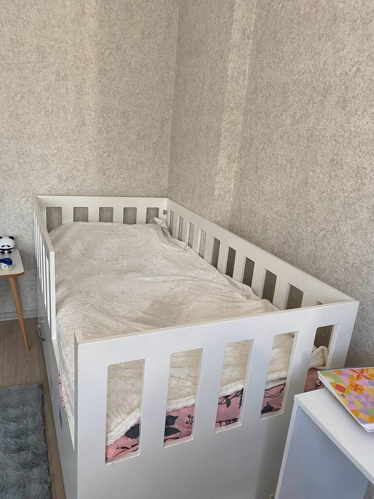 çocuk yatağı beşik temiz