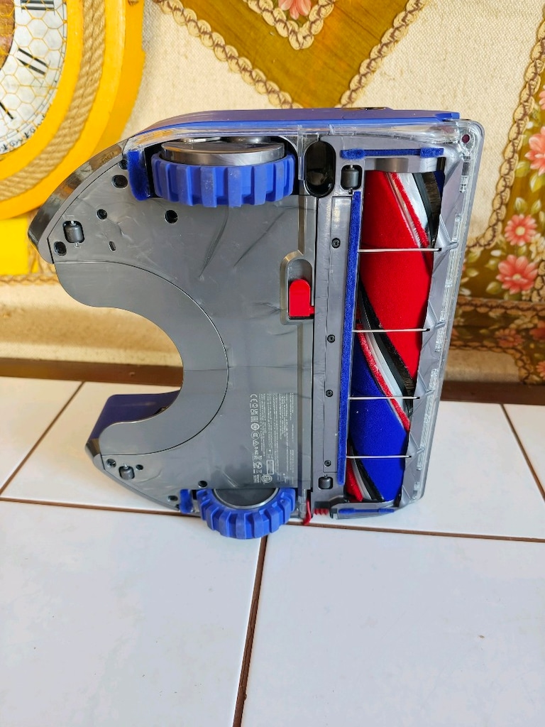 Dyson 360 Vis Nav robot süpürge gövdesi. satılıktır bataryası sağlam e - 6