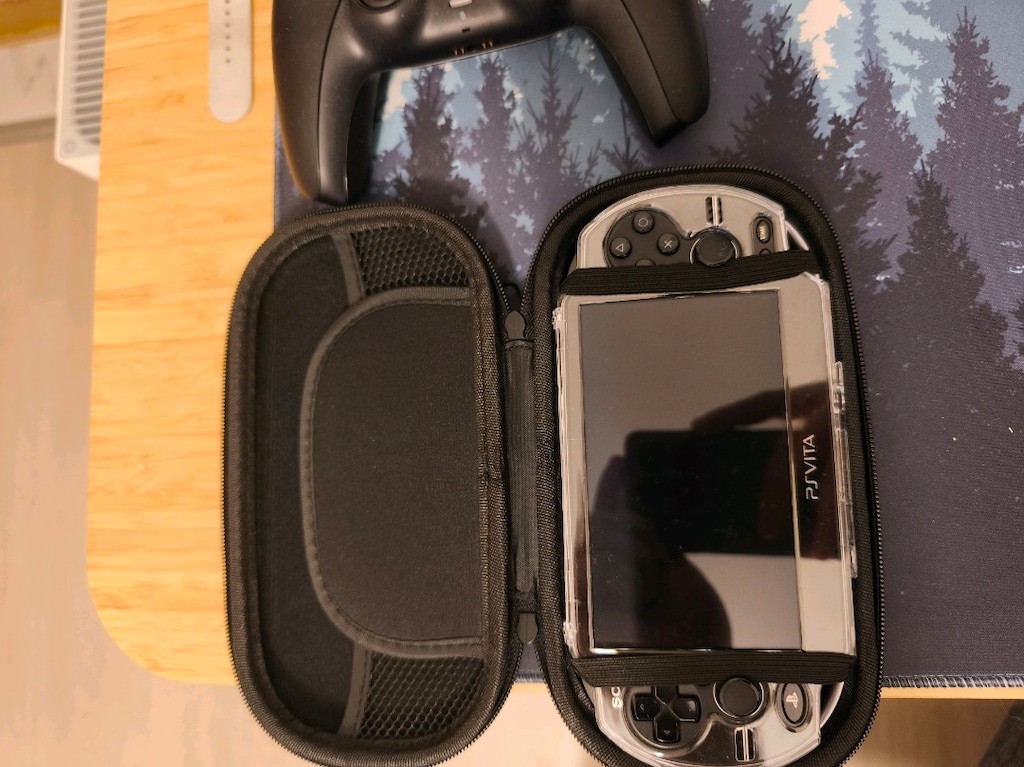 PS VİTA OLED MODEL Kırık Cihaz - 2
