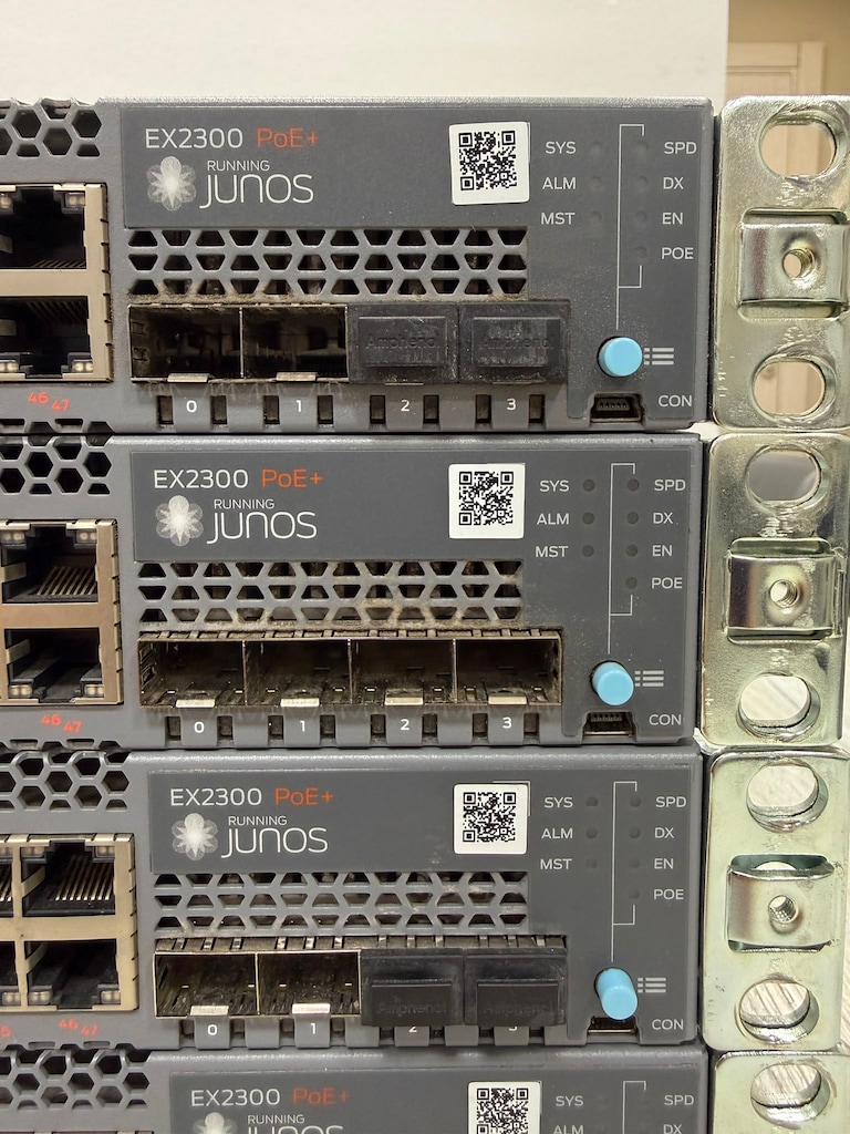 Juniper Networks EX2300 Serisi Kurumsal Ağ Anahtarı (Switch) - 2