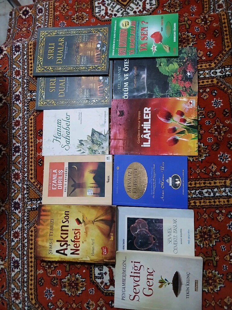 Dini kitaplar her türlü kitap var tanesi 100 tl - 4